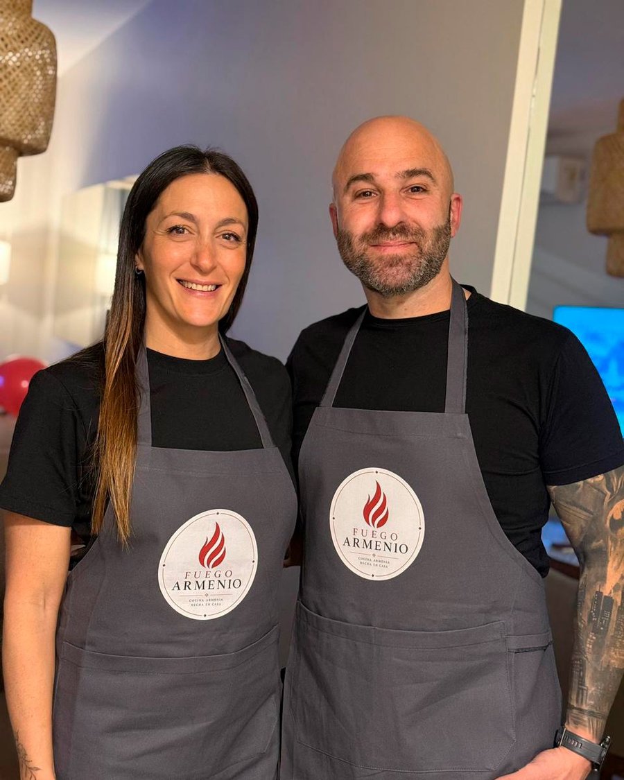 Leo y Caro, hermanos fundadores de Fuego Armenio